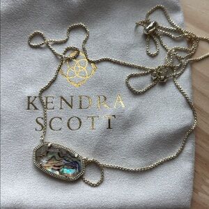 New Kendra Scott Gold Pendant Necklace with Iridescent Abalone